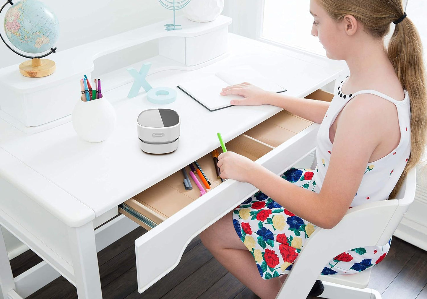 ODISTAR Desktop Vacuum Cleaner,Mini Table dust Sweeper Energy Saving with auto Power-Off Function,High Endurance up to 400 mins,Cordless&360º Rotatable for Keyboard/Home/Office (White USB Charging)