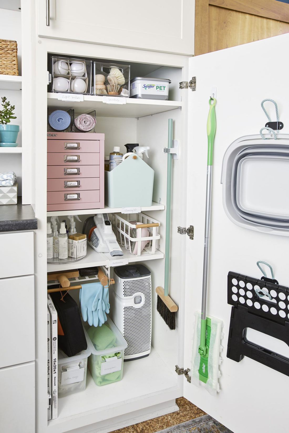7 Smart Cleaning Hacks That Save You Time Every Day