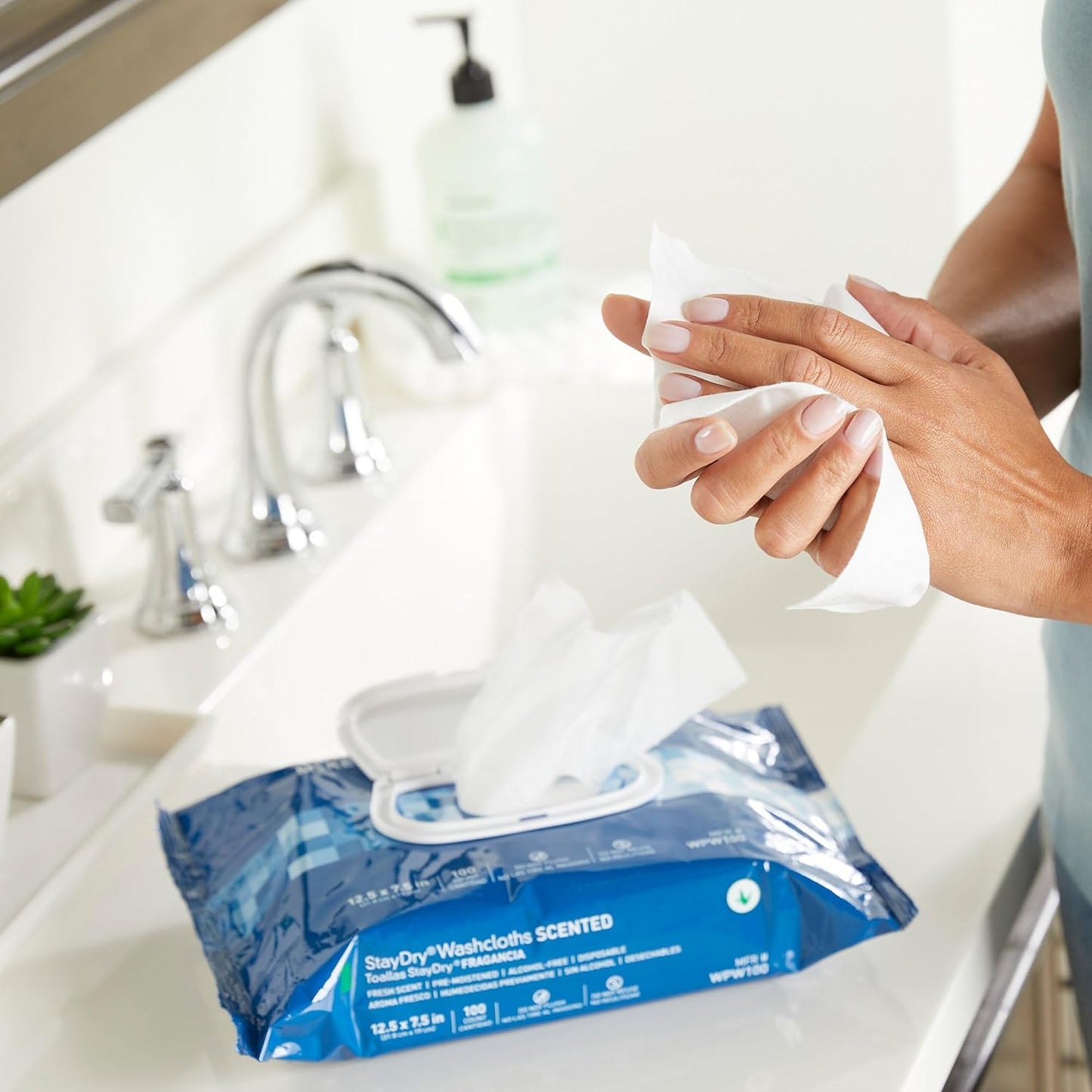 McKesson Personal Cleansing Wipes (600 Count (Pack of 1), Aloe Vera)