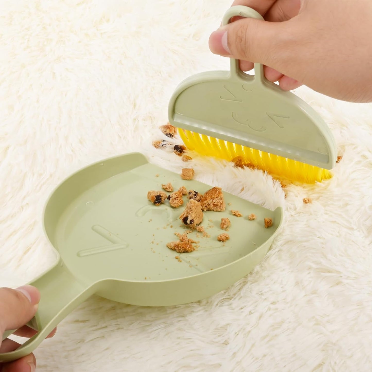 Small Broom and Dustpan Set,mini Compact Portable, for Home, Sofas, Kitchen countertops, Storage Shelves, Office desks, bathrooms, and pet Areas (Green)