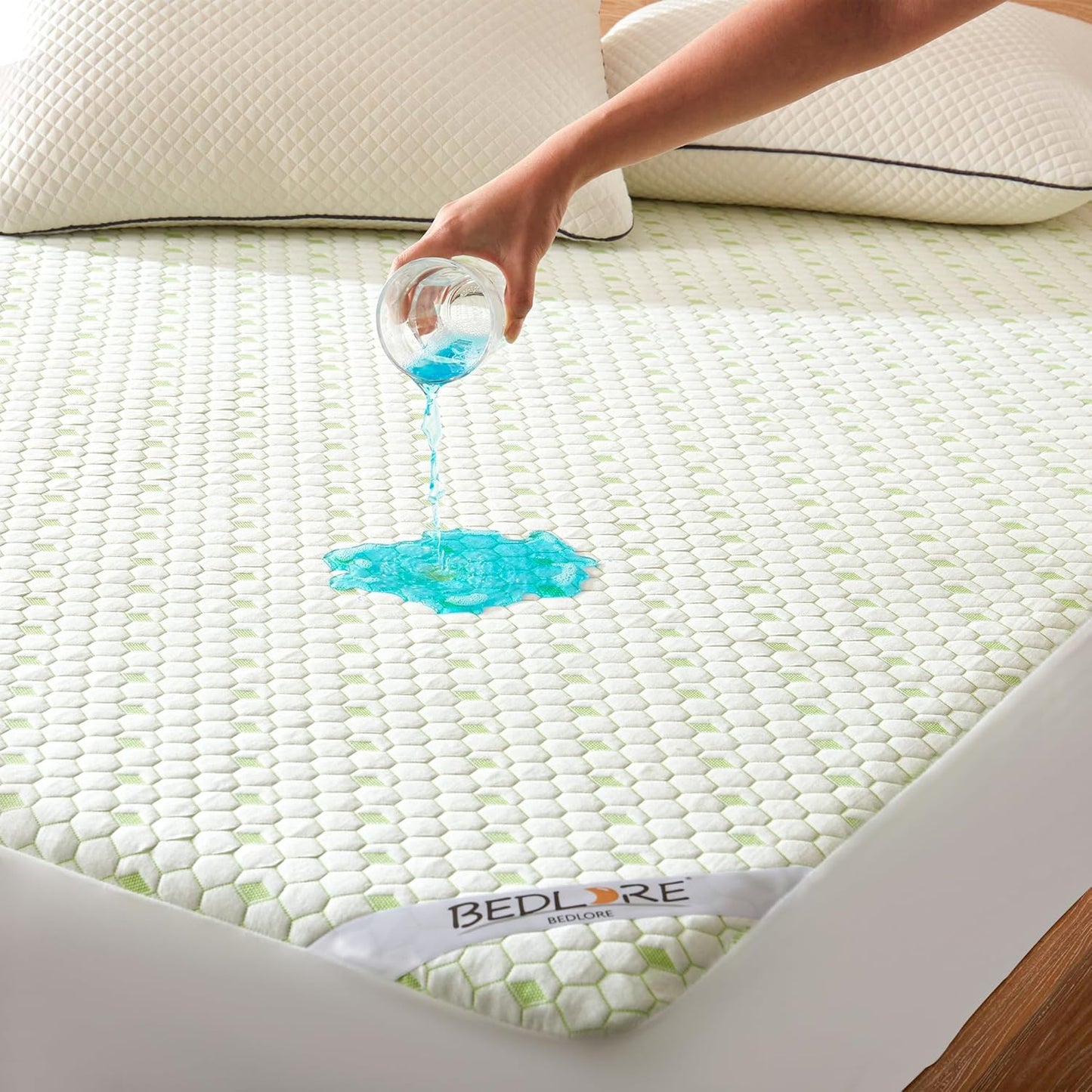 Waterproof Mattress Protector, California King Size Mattress Pad Fitted 6"-18" Deep Pocket, 3D Air Fabric Bed Mattress Cover Noiseless Washable for Home, Bedroom, Hotel