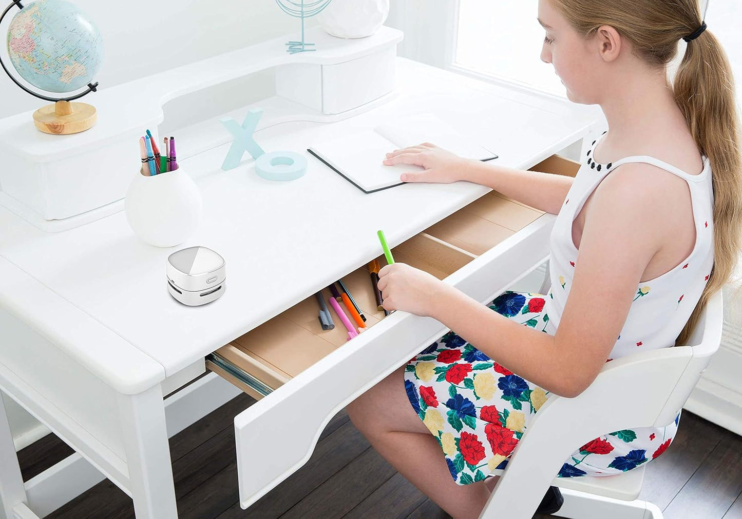 ODISTAR Desktop Vacuum Cleaner, Mini Table dust Sweeper Energy Saving,High Endurance up to 400 mins,360º Rotatable Design for Keyboard/Home/School/Office (White Charging)